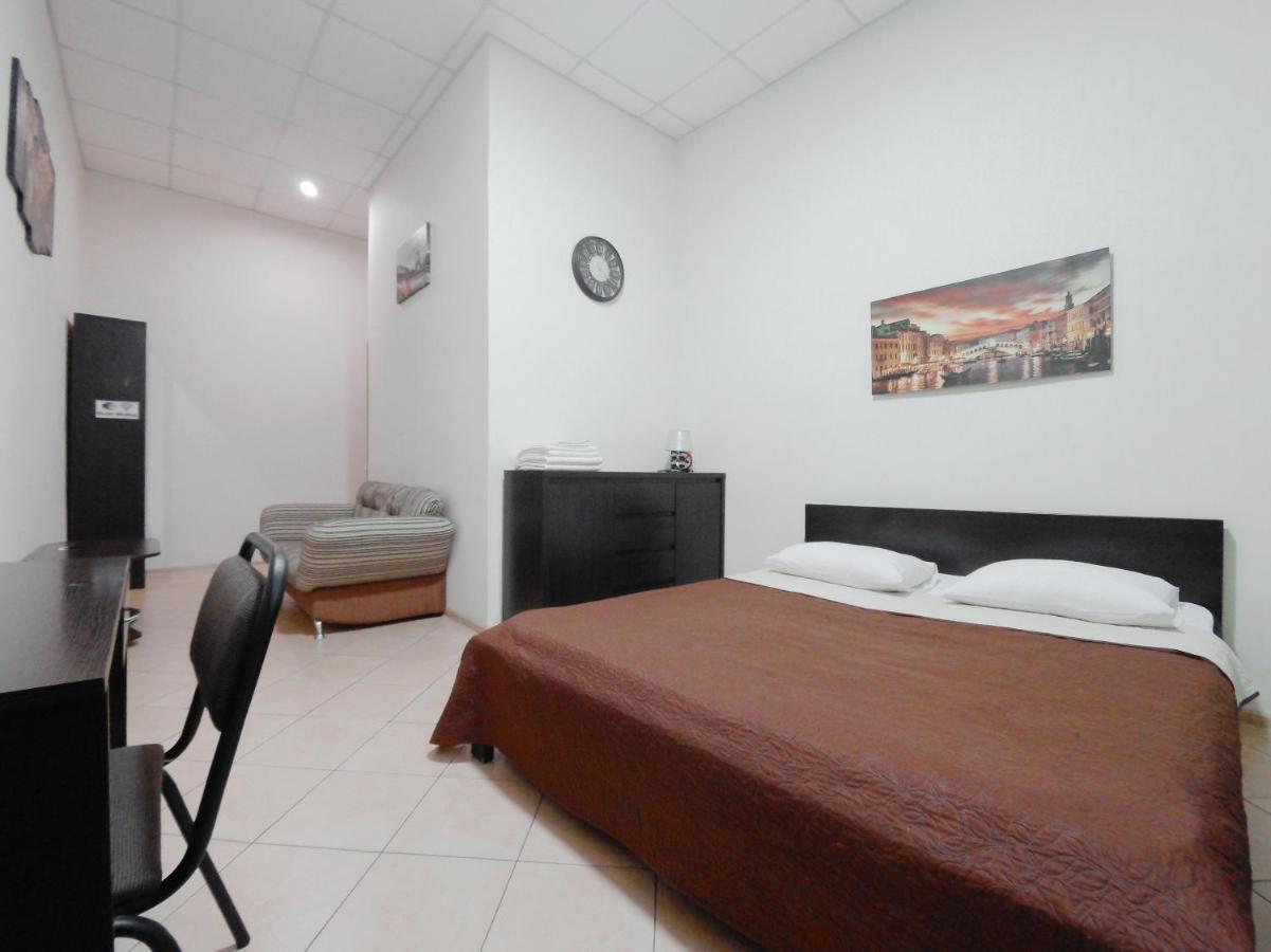 Mini Hotel Non-Stop Kijev Kültér fotó